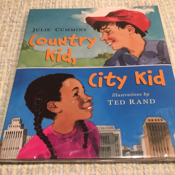 Country Kid, City Kid Hardback book NEW Julie Cummins Miles apart two of a kind - Picture 3 of 6